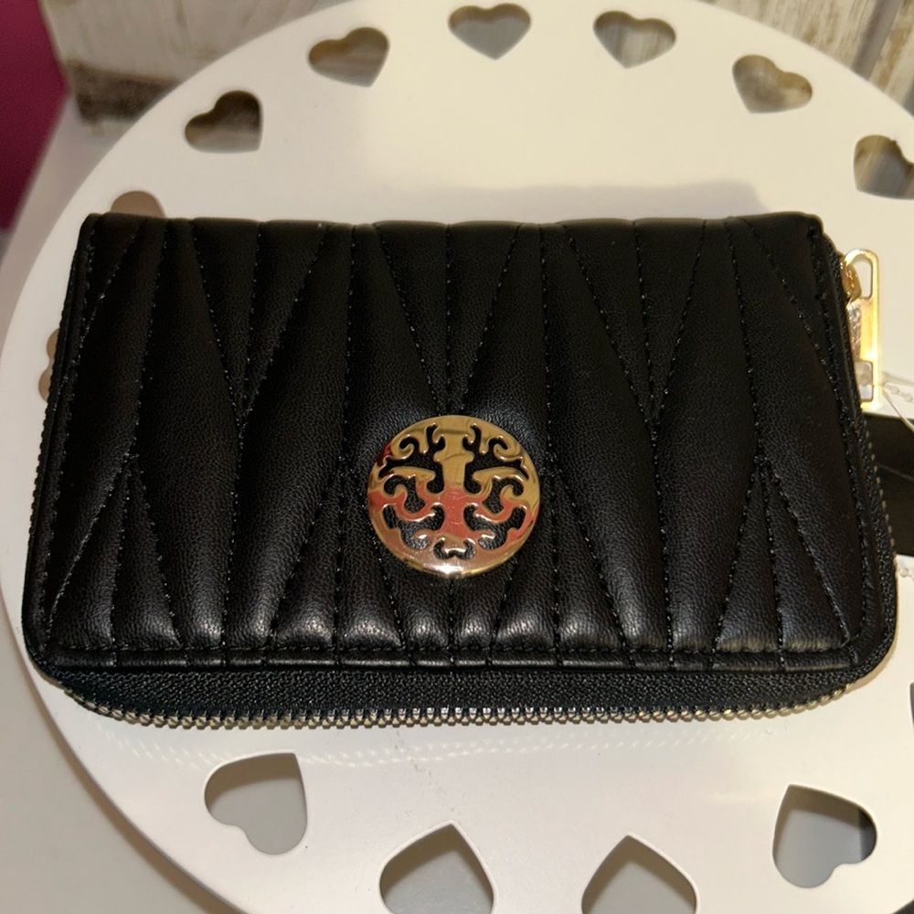 Wallet Rebecca and Rifka wallet puffy black 6x4x1 opens to 5 inches